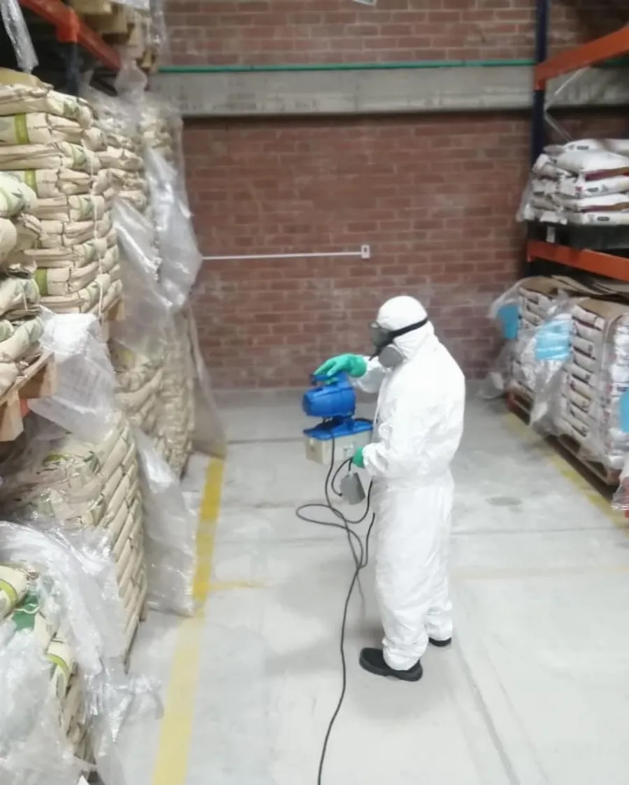 Fumigación de bodegas, industrias y comercios